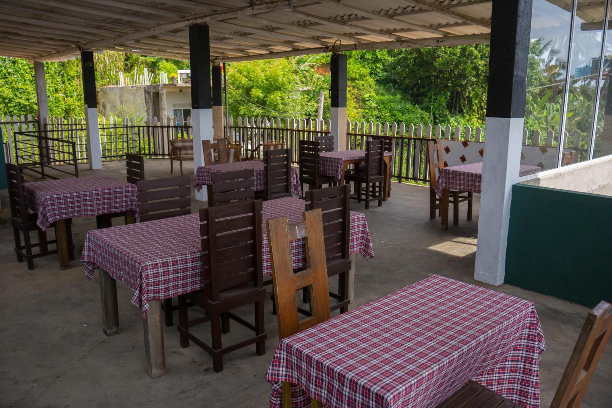 One World Mirissa Hotel Exterior photo