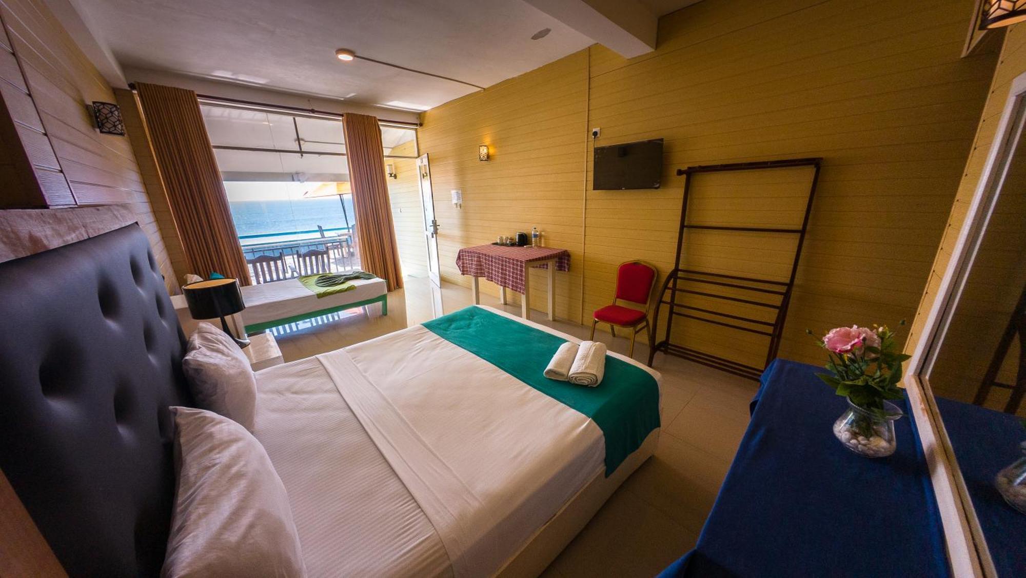 One World Mirissa Hotel Exterior photo